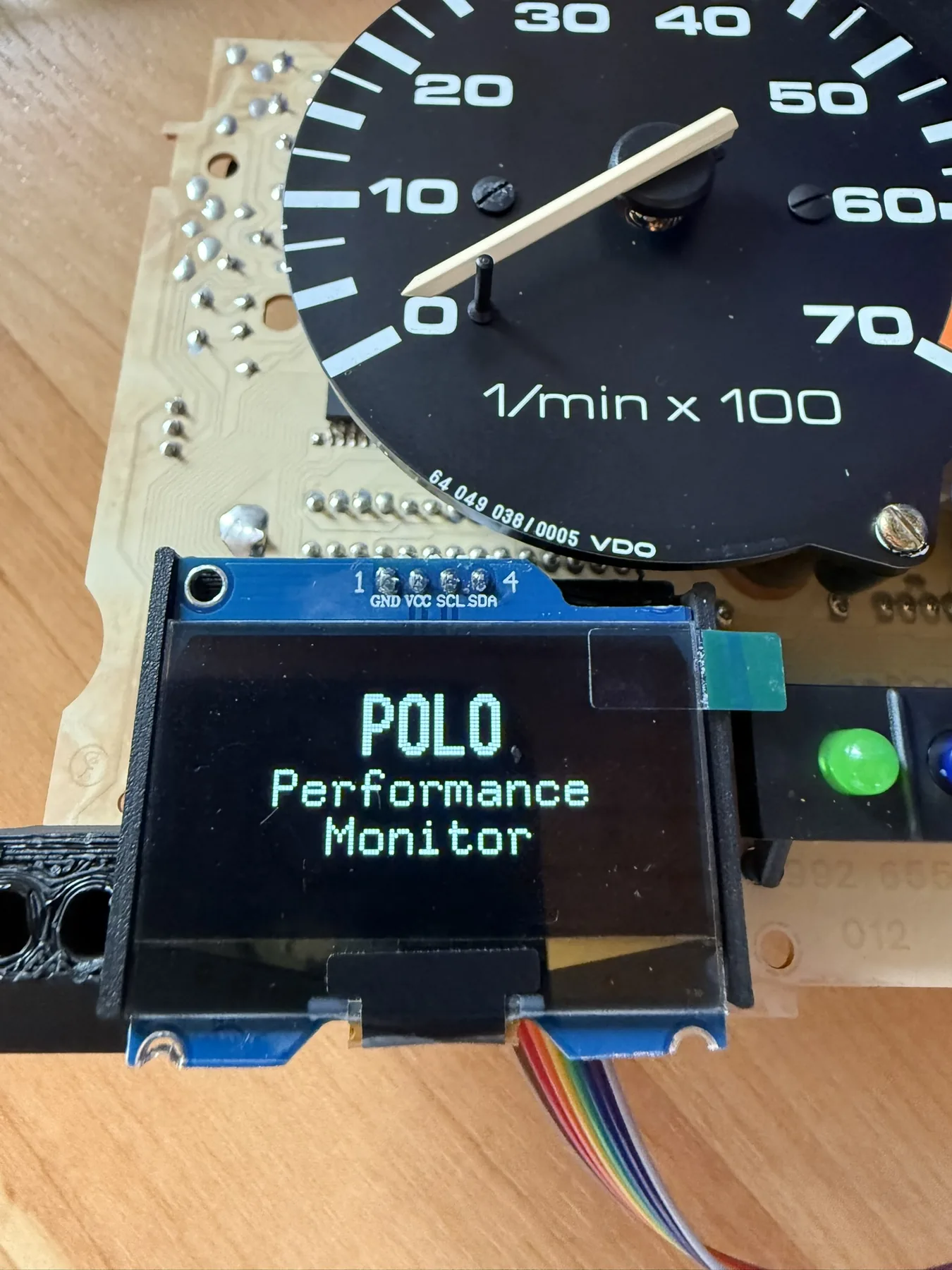 OLED Display in der Tachoeinheit